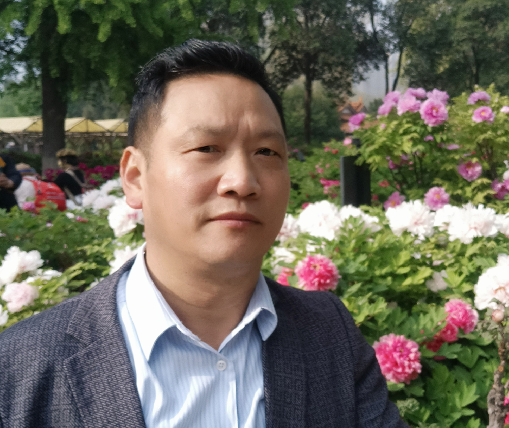 馮志強（國瓷紅葉畫院研究員）